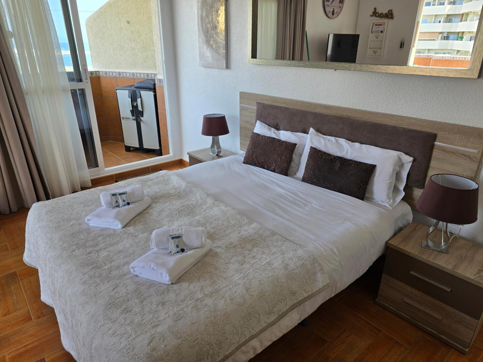 Benal Beach Apartment 贝纳尔马德纳 外观 照片